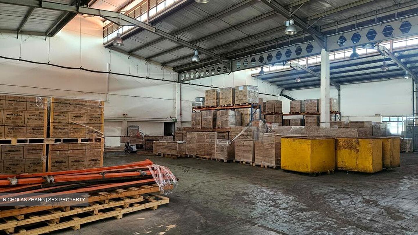 Pioneer Road North (D22), Factory #500560931